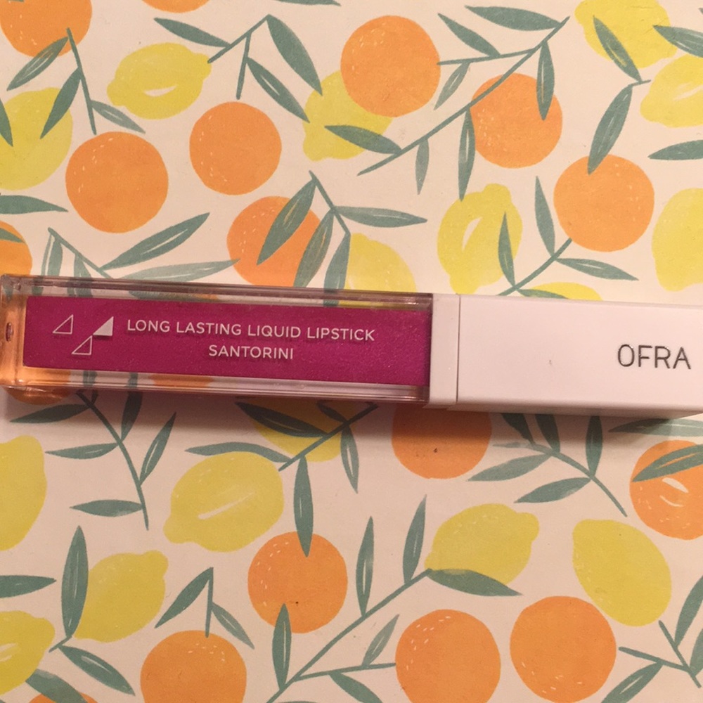 Long lasting liquid lipstick